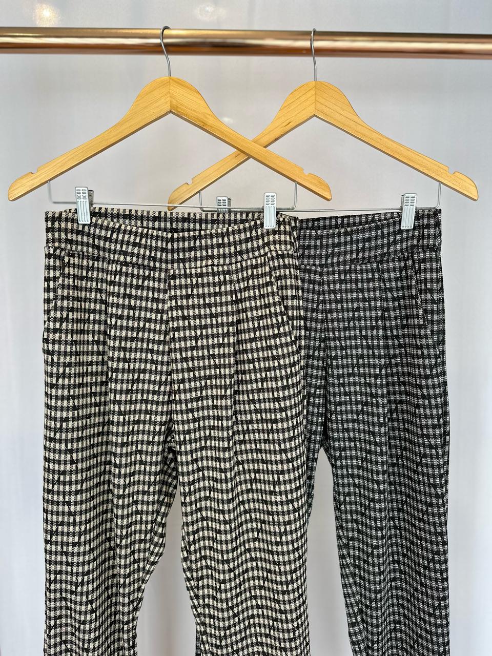CALÇA EM MALHA XADREZ 