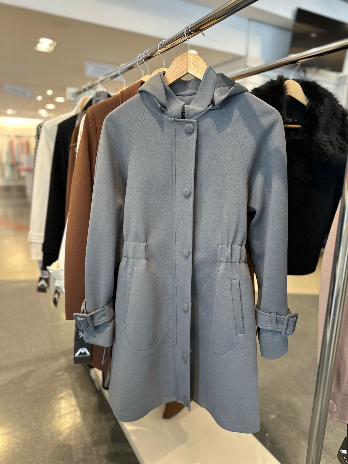 PARKA VANEWS COM CAPUZ REMOVÍVEL 