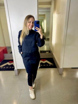 CONJUNTO DE SAIA E BLUSA 