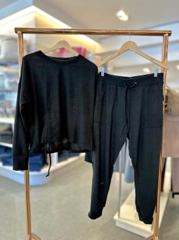 CONJUNTO FEMININO EM MALHA 