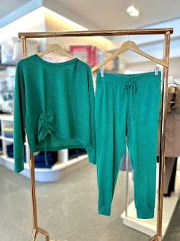 CONJUNTO FEMININO EM MALHA 