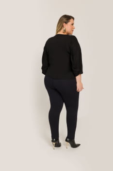 CALÇA PLUS SIZE EM COURINO - 2 CORES