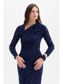 VESTIDO MIDI COM MANGA E BRILHO